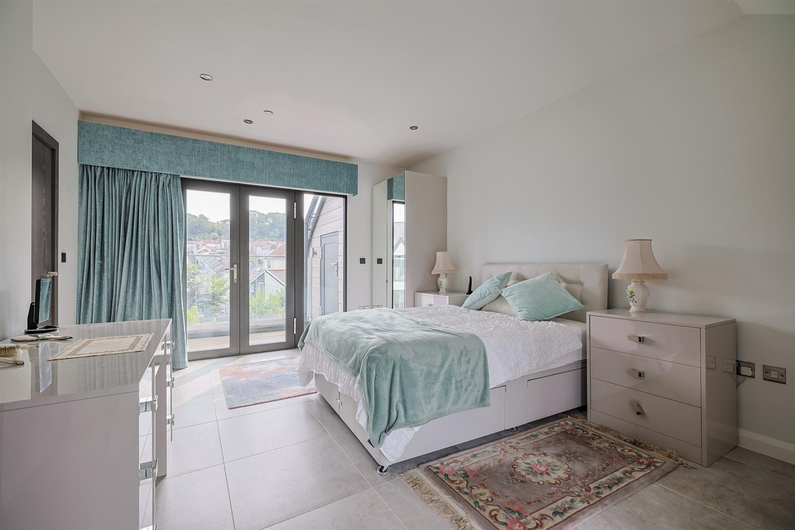 Apartment 6, Oyster Court, Newton Road, Mumbles, Swansea, SA3 4BD